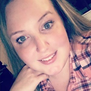 Meet your Posher, Holli